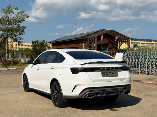 Geely Binrui — Фото автомобиля 9