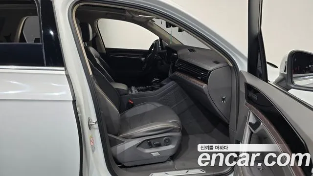 Volkswagen Touareg Touareg 3 поколение 3.0 TDI Prestige — Фото автомобиля 11
