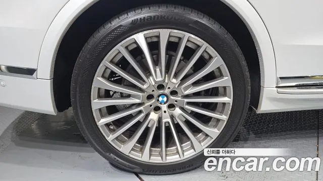BMW X7 — Фото автомобиля 4