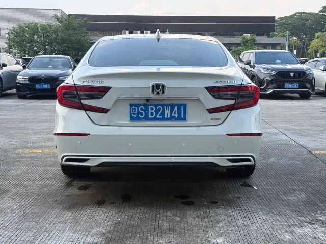 Honda Accord — Фото автомобиля 8