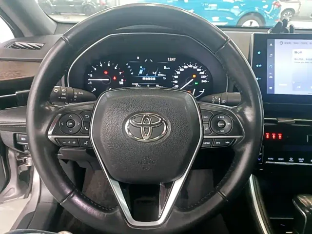 Toyota Avalon — Фото автомобиля 10