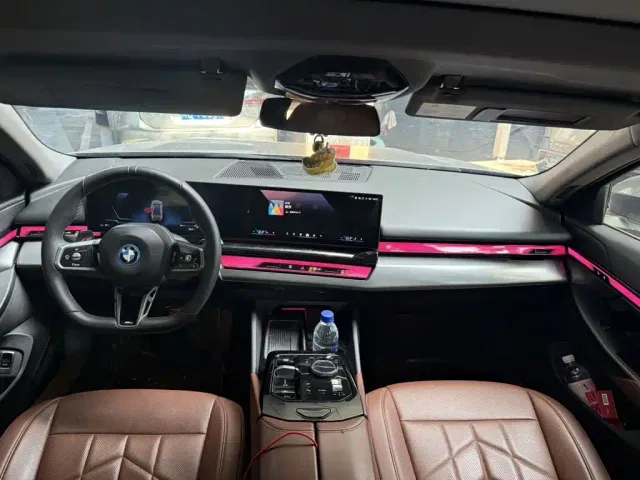BMW i5 — Фото автомобиля 4