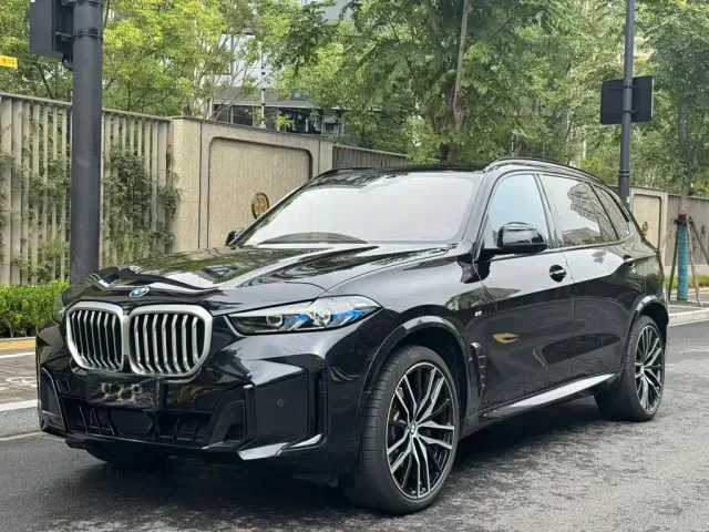 Фотография автомобиля — BMW X5