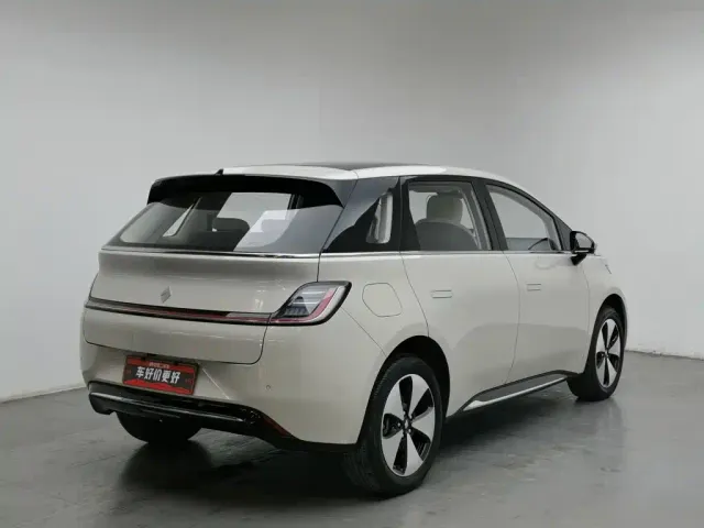 Baojun Cloud — Фото автомобиля 2