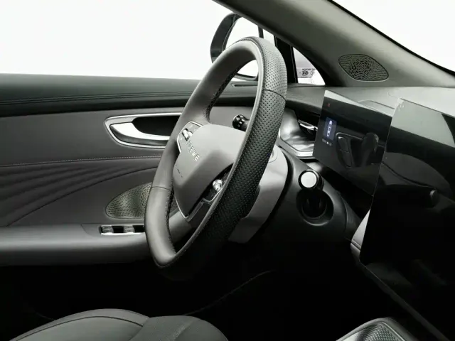 Roewe M7 DMH — Фото автомобиля 22