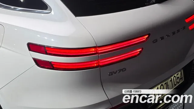 Genesis GV70 2.5T Бензин 2WD — Фото автомобиля 19