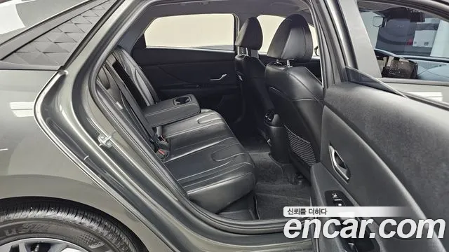 Hyundai Avante CN7 — Фото автомобиля 17
