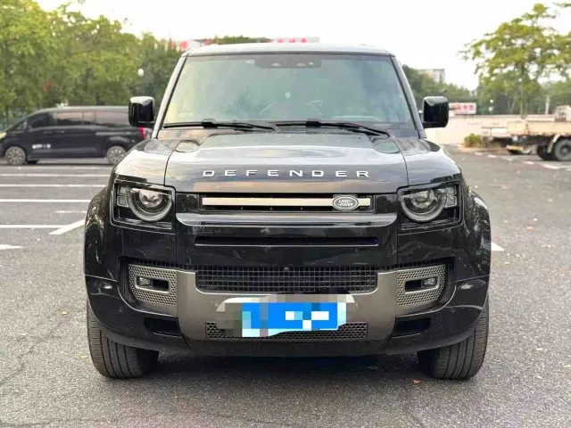 Land Rover Defender — Фото автомобиля 6