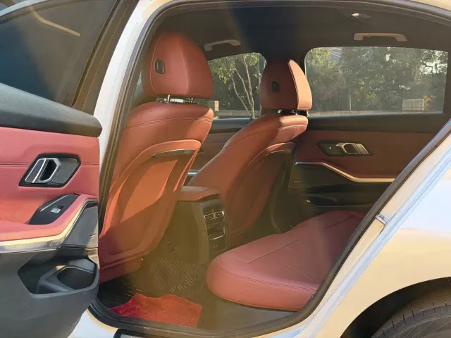 BMW 3 Series — Фото автомобиля 11