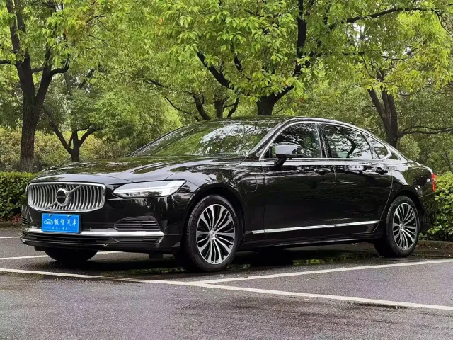 Фотография автомобиля — Volvo S90