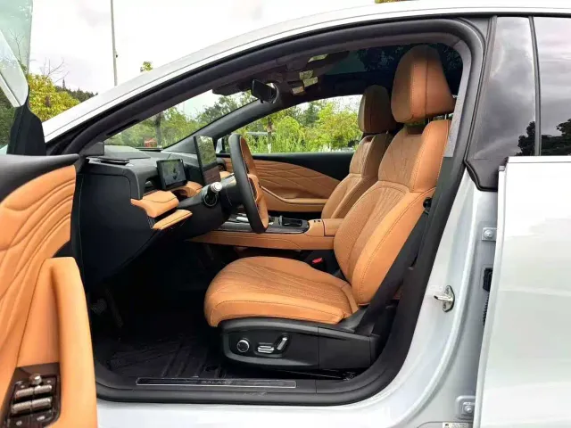 Geely Galaxy Xingyao 8 — Фото автомобиля 7
