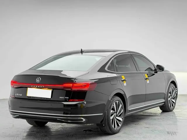 Volkswagen Passat — Фото автомобиля 4