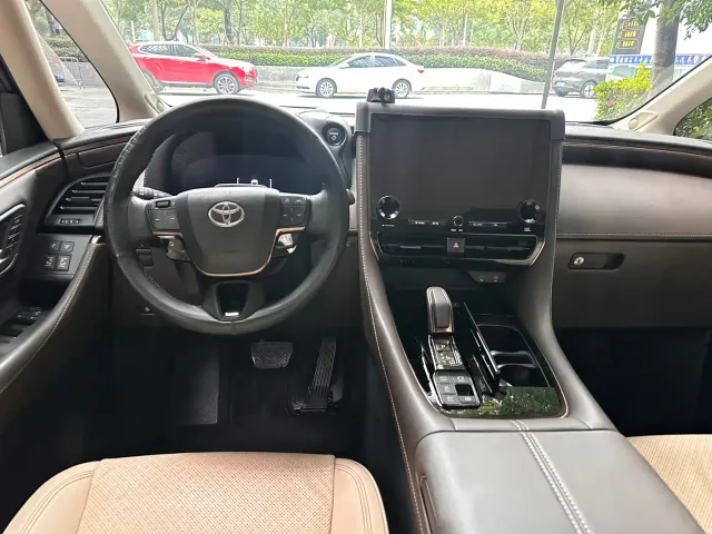 Toyota Alphard — Фото автомобиля 15