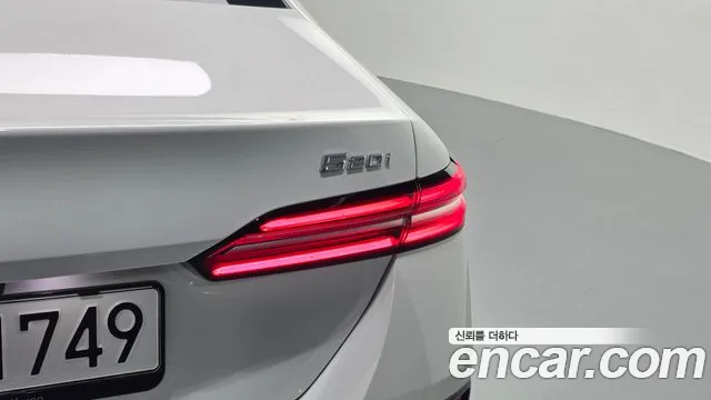 BMW 5 Series G60 — Фото автомобиля 8