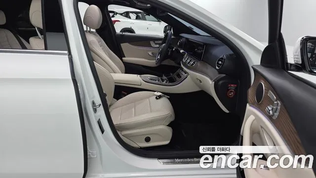 Mercedes-Benz E-Class W213 — Фото автомобиля 16