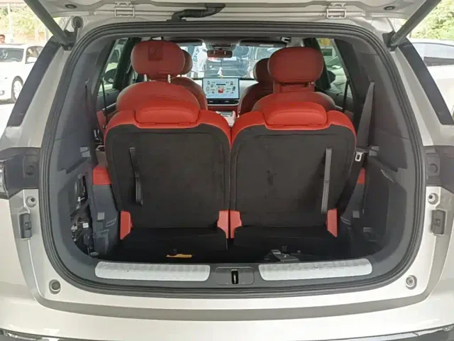 Dongfeng Yipai eπ008 2024 210Max Range Extender 6-Seater — Фото автомобиля 18