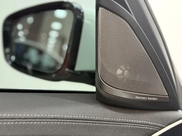 BMW 5 Series — Фото автомобиля 10