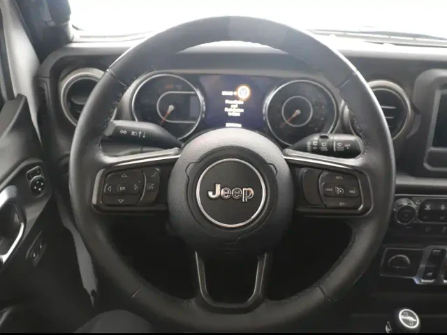 Jeep Wrangler — Фото автомобиля 5