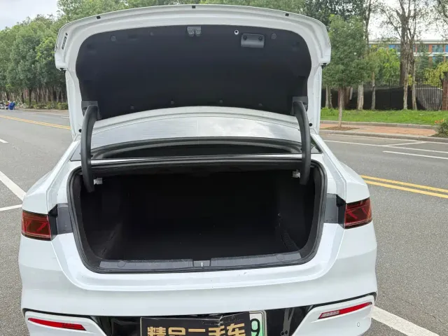 BYD Qin PLUS — Фото автомобиля 12