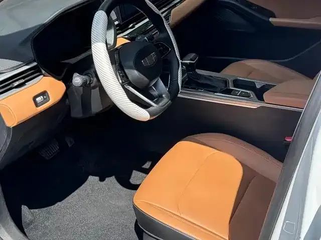 Geely Emgrand — Фото автомобиля 9