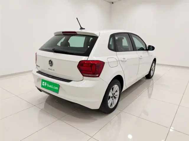Volkswagen Polo — Фото автомобиля 6