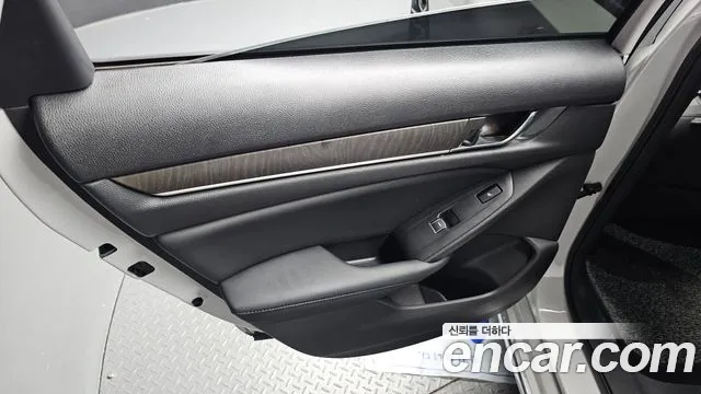 Honda Accord Accord 10 поколение — Фото автомобиля 20