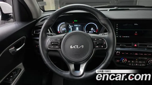 Kia Niro — Фото автомобиля 13