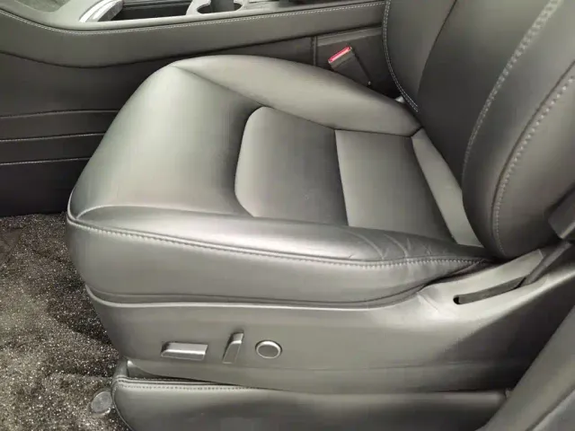 Tesla Model Y — Фото автомобиля 20