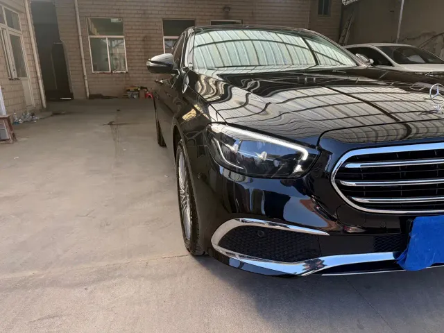 Mercedes-Benz E-Class — Фото автомобиля 2