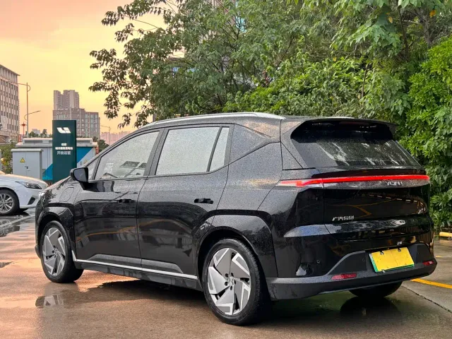 Hycan Z03 — Фото автомобиля 6