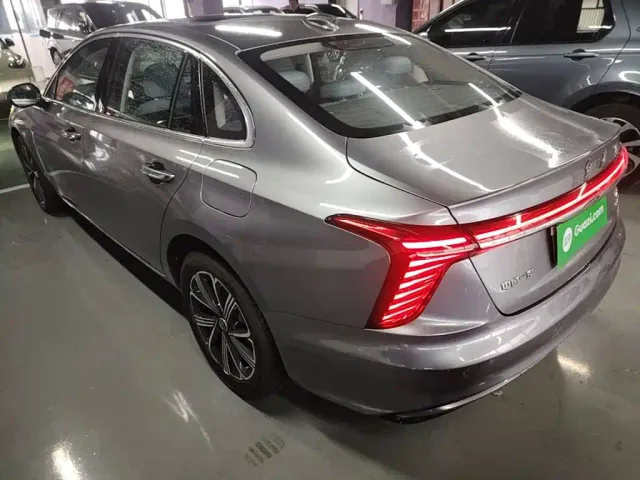 Hongqi H5 PHEV — Фото автомобиля 4