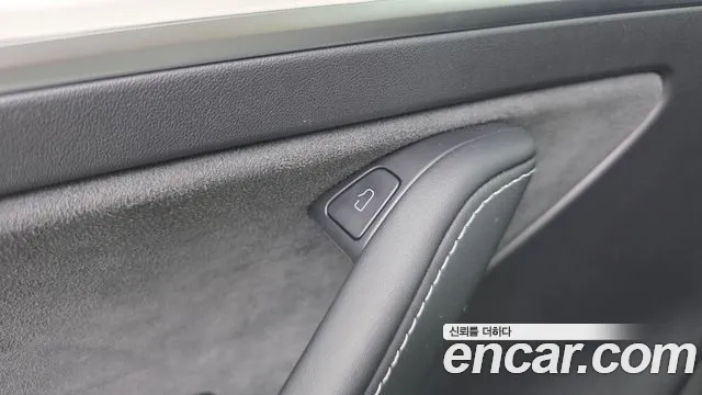 Tesla Model Y — Фото автомобиля 10