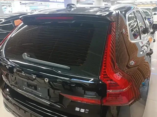 Volvo XC60 — Фото автомобиля 6