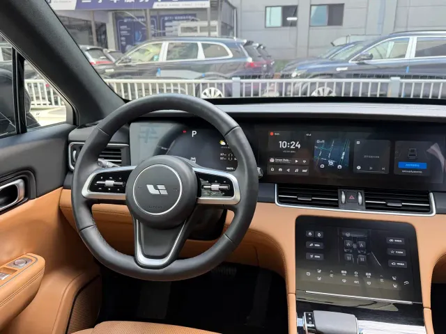 Li Auto ONE — Фото автомобиля 15