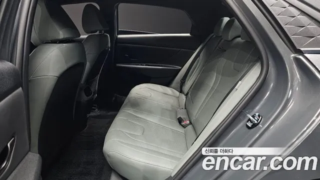 Hyundai AVANTE Новый Avante (CN7) — Фото автомобиля 12