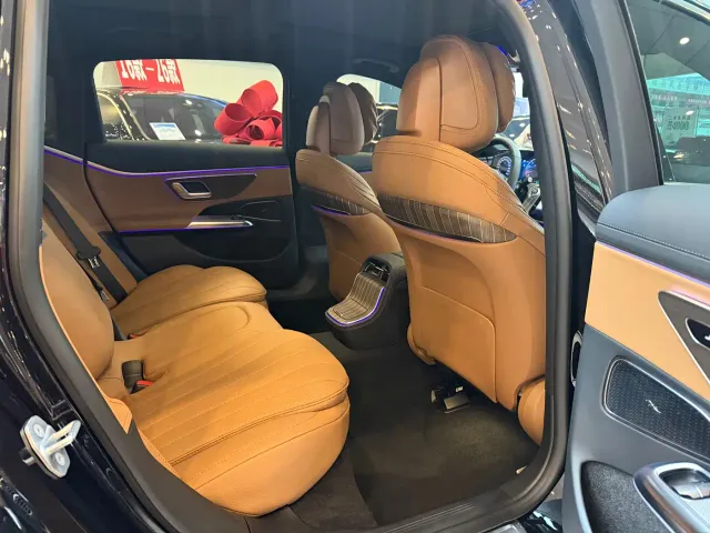 Mercedes-Benz E-Class — Фото автомобиля 12