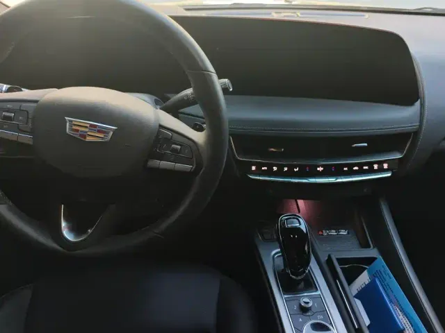 Cadillac CT5 — Фото автомобиля 12