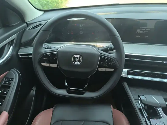 Changan Eado — Фото автомобиля 10