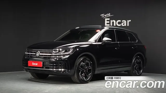 Фотография автомобиля — Volkswagen Touareg