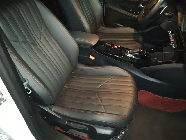 Peugeot 2008 — Фото автомобиля 24