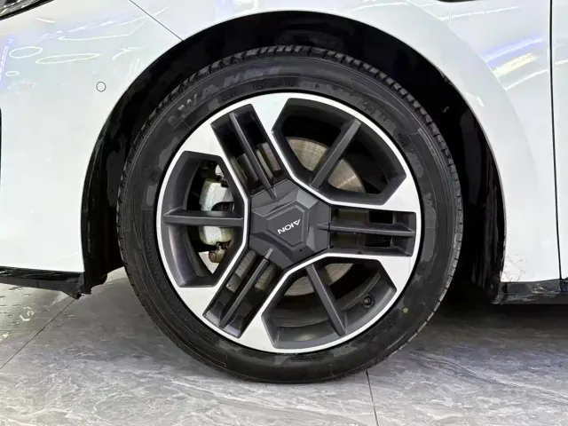 GAC Aion RT — Фото автомобиля 13