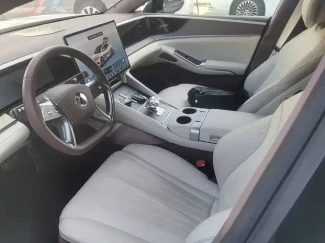Denza Z9GT — Фото автомобиля 19