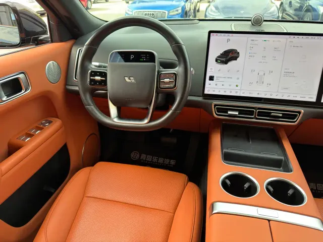 Li Auto L8 — Фото автомобиля 11