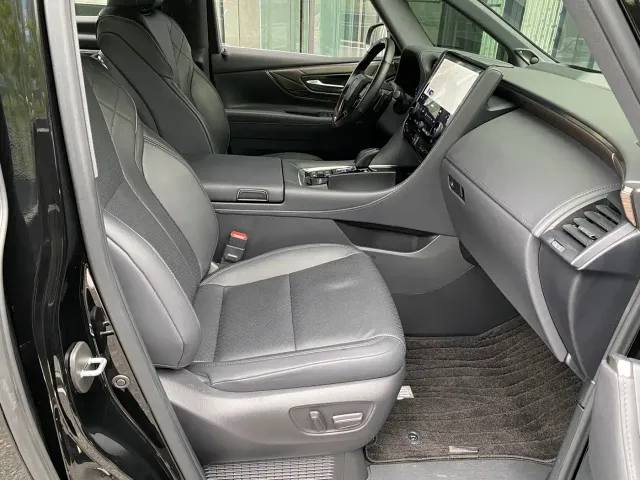 Toyota Vellfire — Фото автомобиля 30