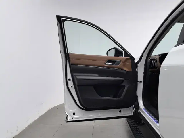 Nissan Terra — Фото автомобиля 8