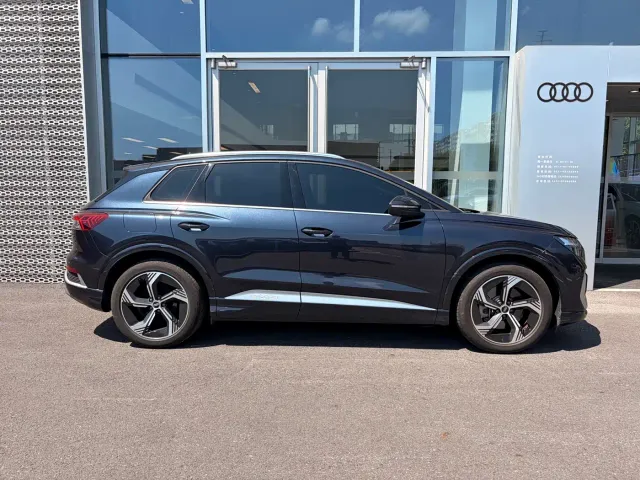 Audi Q4 e-tron — Фото автомобиля 3