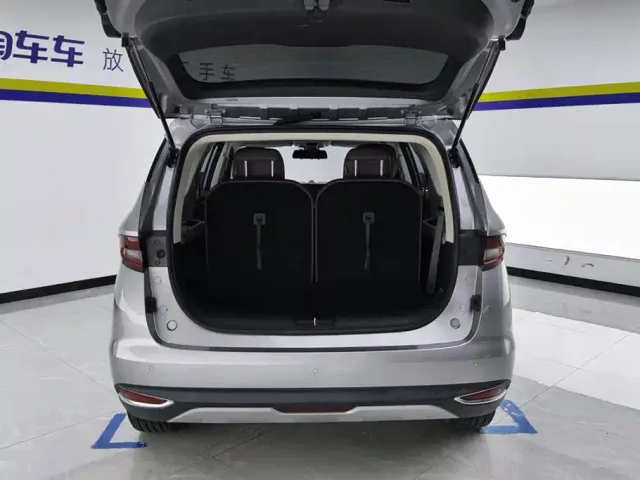 Geely Jiaji — Фото автомобиля 4