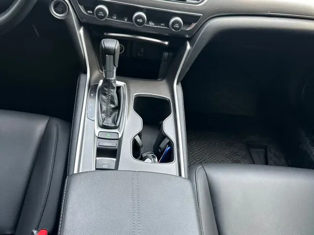 Honda Accord — Фото автомобиля 11