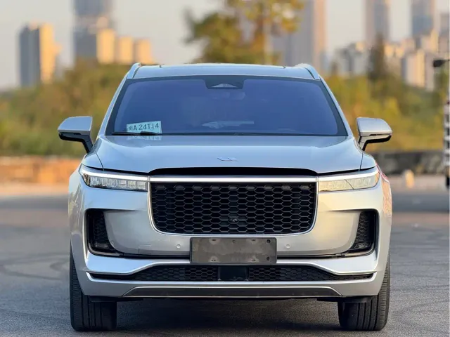 Li Auto ONE — Фото автомобиля 2