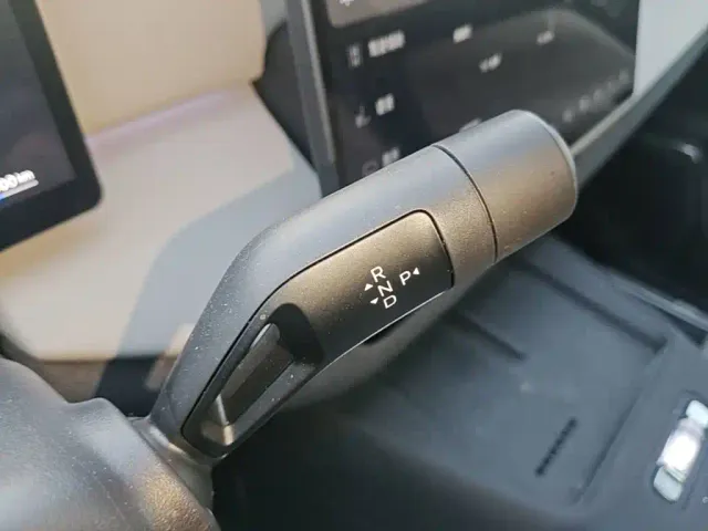 Volvo XC70 Plug-in Hybrid — Фото автомобиля 13